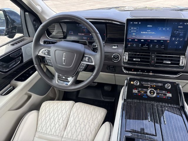Certified 2024 Lincoln Navigator Black Label AWD/4WD image 13