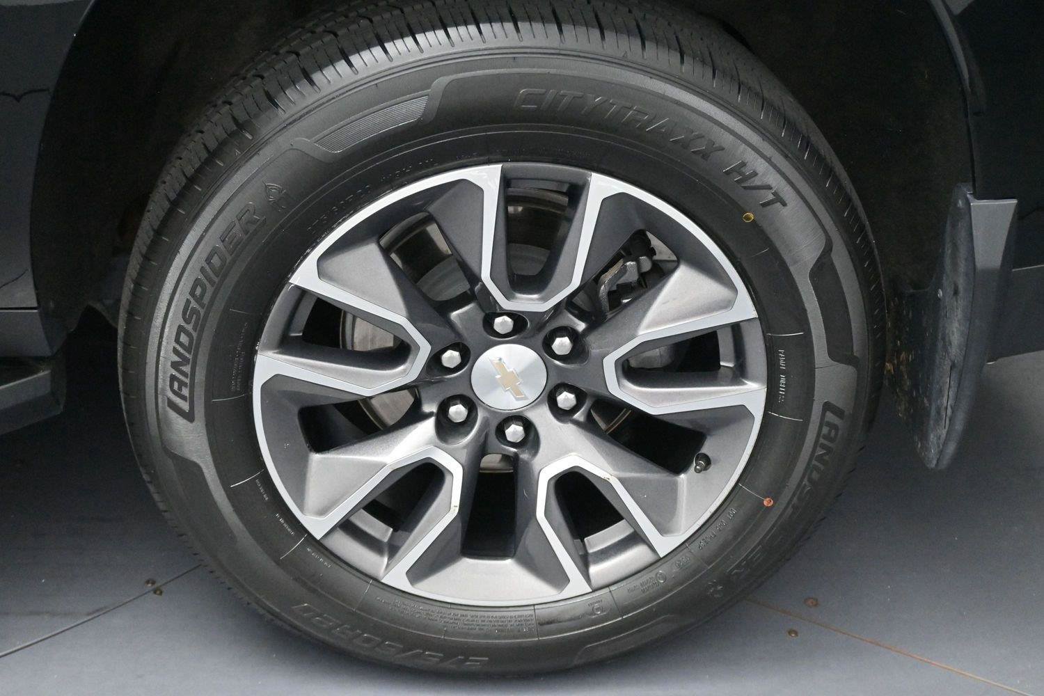 Used 2023 Chevrolet Suburban LS AWD/4WD image 39