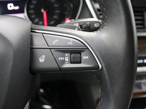 Used 2022 Audi Q5 2.0T Premium w/ Convenience Package image 39