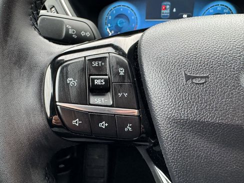 Used 2025 Ford Escape Platinum image 18