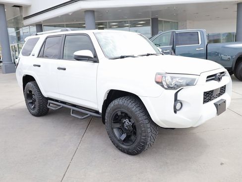 Used 2020 Toyota 4Runner SR5 image 8
