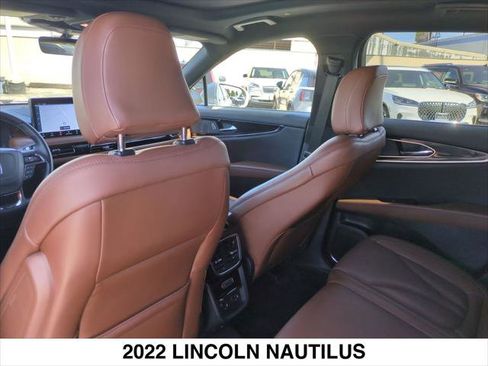 Certified 2022 Lincoln Nautilus Reserve image 26
