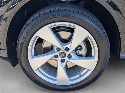 New 2025 Audi Q5 Premium Plus image 9
