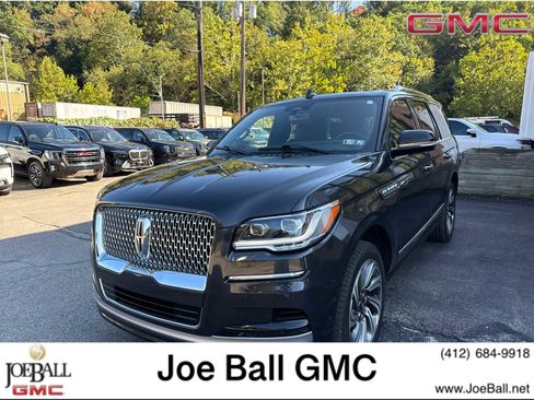 Used 2023 Lincoln Navigator Reserve image 1