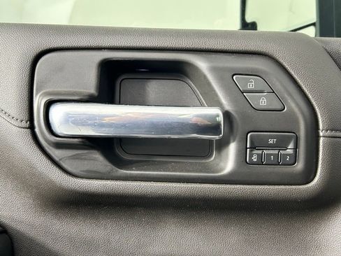 Used 2023 Chevrolet Silverado 3500 High Country image 34