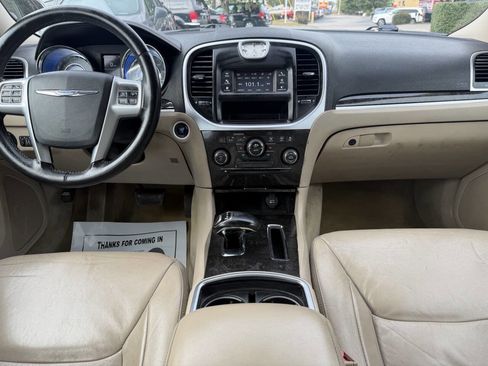 Used 2012 Chrysler 300 Limited image 27