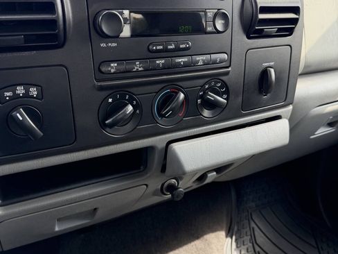 Used 2005 Ford F250 XLT AWD/4WD image 16