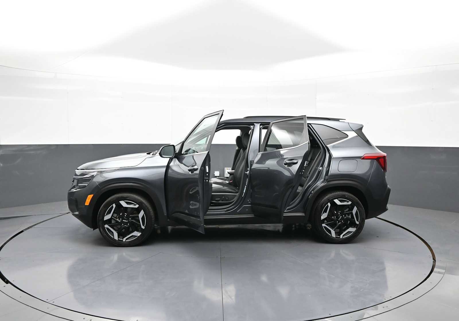 Used 2025 Kia Seltos SX w/ SX Sunroof Package AWD/4WD image 44