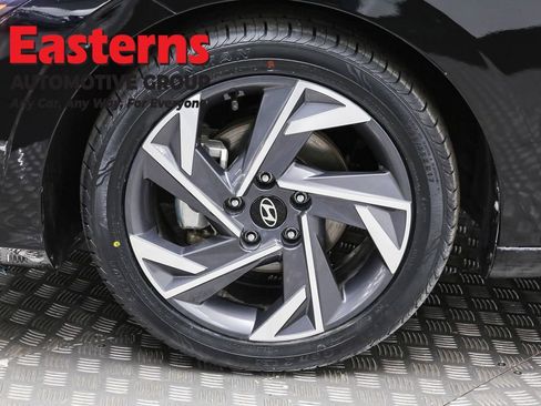 Used 2025 Hyundai Elantra Sport w/ Cargo Package image 32