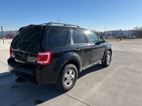 Used 2010 Ford Escape XLT AWD/4WD image 3