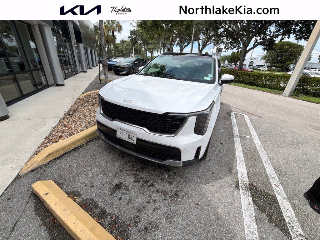 Used 2024 Kia Sorento EX w/ Panoramic Sunroof Package FWD image 1