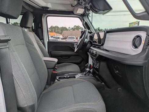 Used 2025 Jeep Wrangler Unlimited Sahara image 31