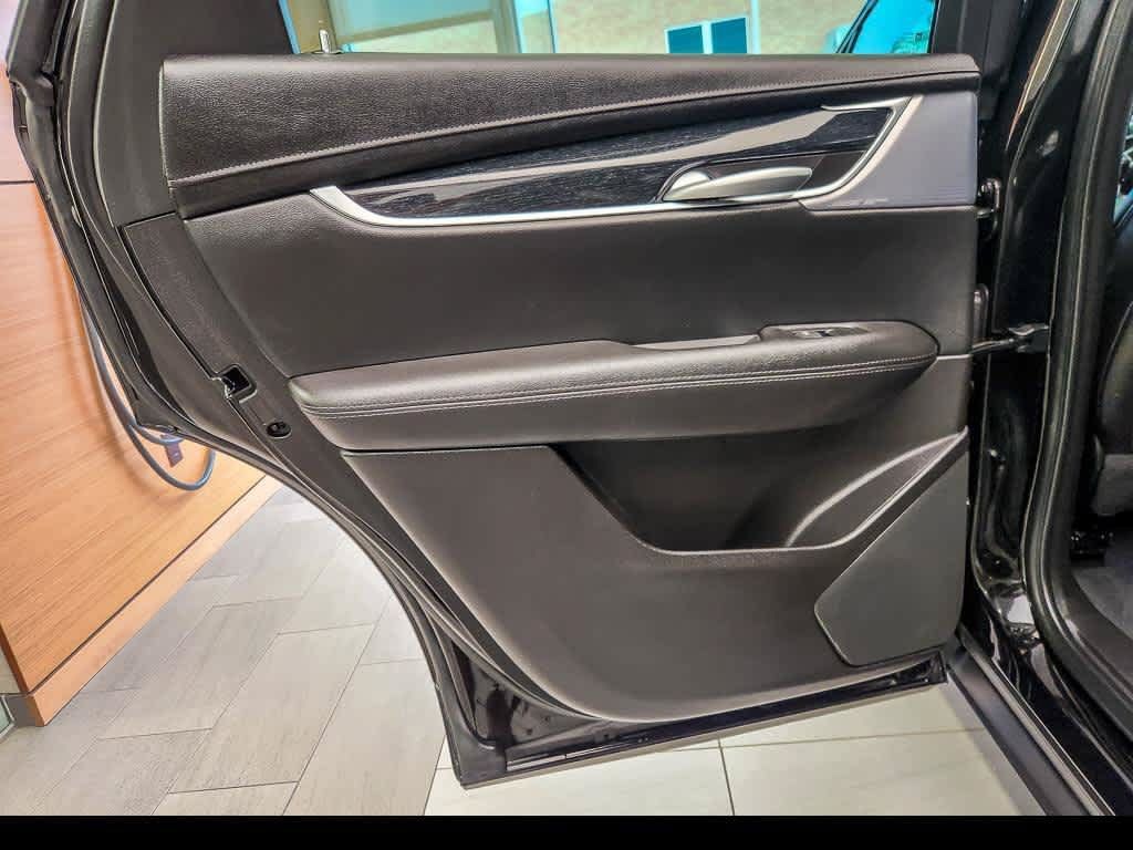 Certified 2025 Cadillac XT5 Premium Luxury w/ LPO, Floor Liner Package AWD/4WD image 22
