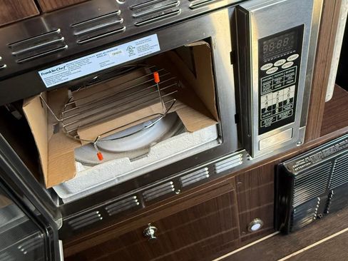 Used 2015 Mercedes-Benz Sprinter 3500 image 29
