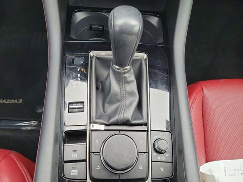 Used 2024 MAZDA MAZDA3 s image 21