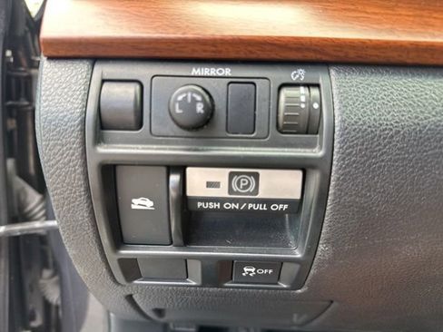 Used 2013 Subaru Outback 2.5i Limited w/ Moonroof Pkg AWD/4WD image 14