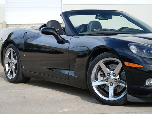 Used 2007 Chevrolet Corvette Convertible w/ Preferred Equipment Group RWD image 17