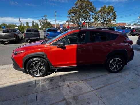 Used 2025 Subaru Crosstrek 2.5i Premium AWD/4WD image 9