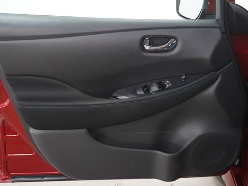Used 2020 Nissan Leaf SV Plus w/ SV Plus Technology Package FWD image 18