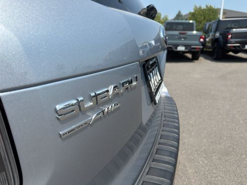 Used 2017 Subaru Forester 2.5i Premium w/ All-Weather Package AWD/4WD image 10