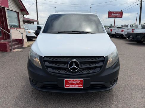 Used 2016 Mercedes-Benz Metris image 3