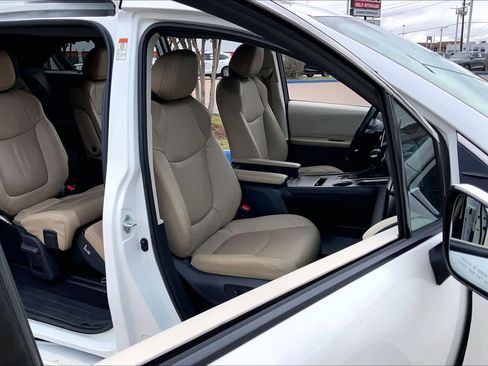 Used 2021 Toyota Sienna Limited image 8