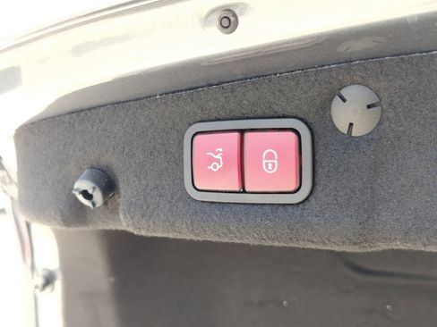 Used 2021 Mercedes-Benz C 300 Sedan image 10