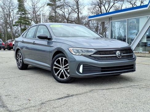 Used 2023 Volkswagen Jetta Sport FWD image 2