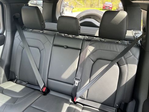 New 2025 Land Rover Defender 110 X-Dynamic SE image 21