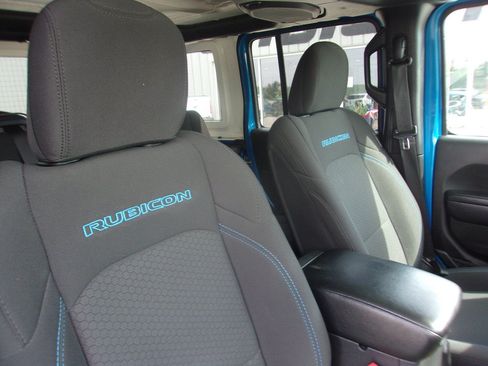 Used 2023 Jeep Wrangler Unlimited Rubicon 4xe w/ Cold Weather Group AWD/4WD image 13