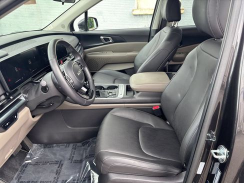 Used 2026 Kia Carnival FWD image 29