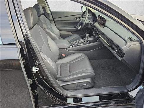 Used 2025 Honda Accord Touring image 10