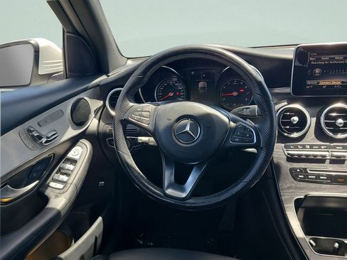 Used 2019 Mercedes-Benz GLC 300 4MATIC image 18