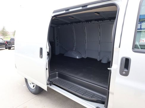New 2026 Chevrolet Express 2500 w/ Enhanced Convenience Package RWD image 23
