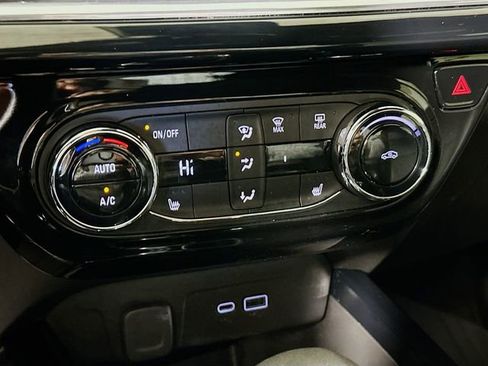 Used 2024 Chevrolet Trax RS w/ Driver Confidence Package image 17