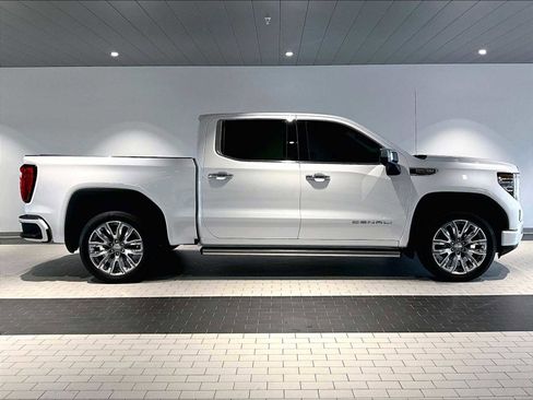 Used 2024 GMC Sierra 1500 Denali w/ Denali Reserve Package image 11