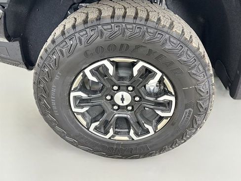 New 2026 Chevrolet Silverado 1500 ZR2 image 33