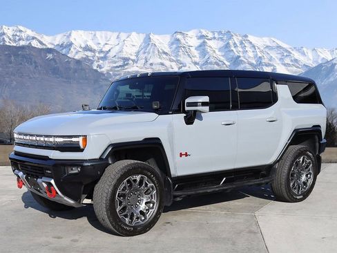 Used 2024 GMC Hummer EV 3X w/ LPO, Illumination Package image 2
