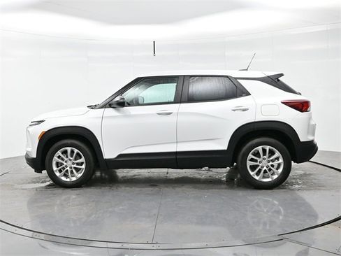 Used 2024 Chevrolet TrailBlazer LS w/ LS Convenience Package image 4