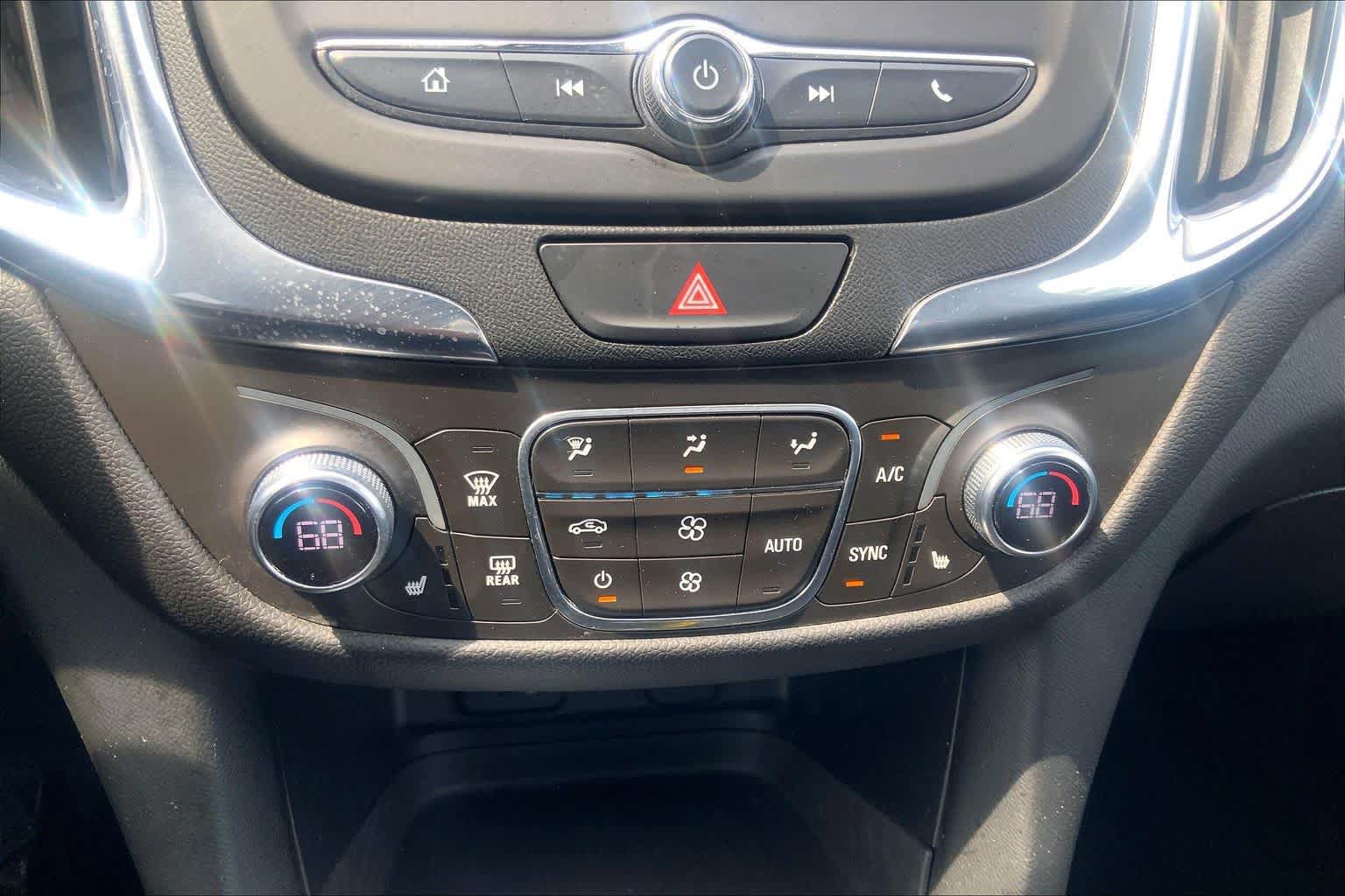 Used 2018 Chevrolet Equinox LT FWD image 29