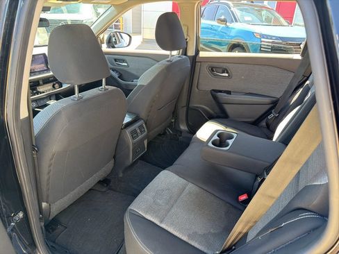 Used 2023 Nissan Rogue SV FWD image 16