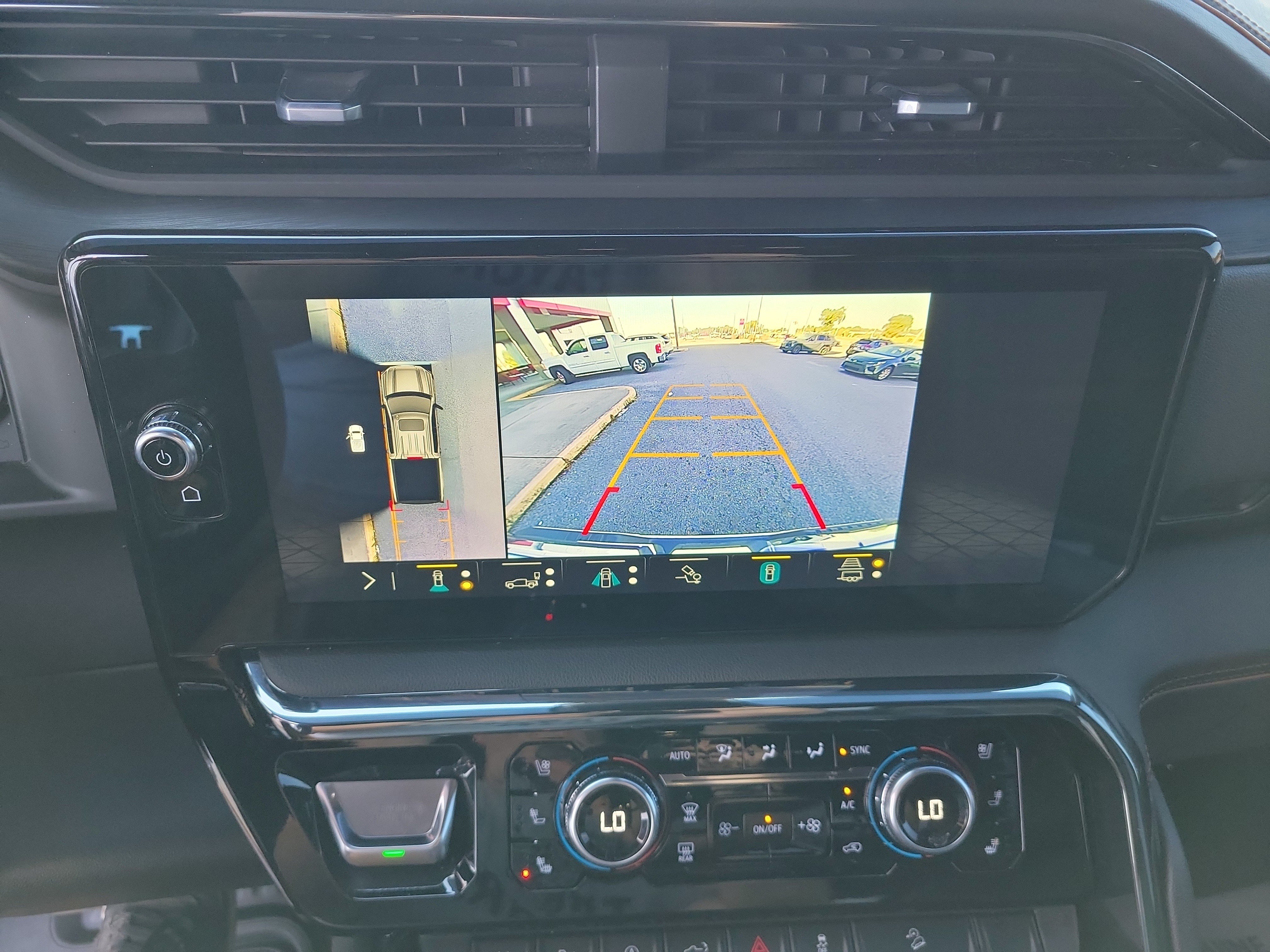 Used 2023 GMC Sierra 1500 AT4 w/ AT4 Premium Package AWD/4WD image 16
