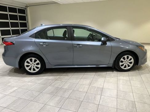 Used 2021 Toyota Corolla LE FWD image 6