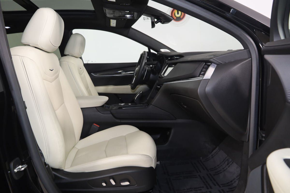 Used 2023 Cadillac XT5 Sportv w/ LPO, Floor Liner Package AWD/4WD image 13