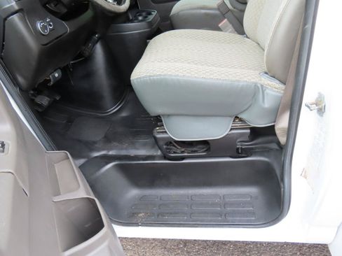 Used 2015 Chevrolet Express 3500 RWD image 13