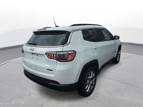 Used 2022 Jeep Compass Latitude AWD/4WD image 10
