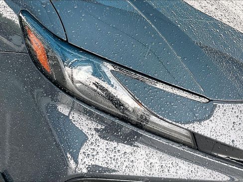 Used 2025 Toyota Camry SE image 27