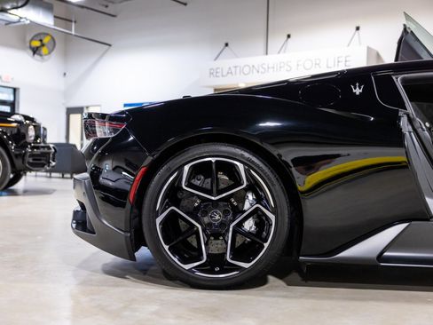 Used 2022 Maserati MC20 Coupe image 25