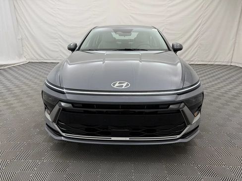 Used 2025 Hyundai Sonata SEL FWD image 2