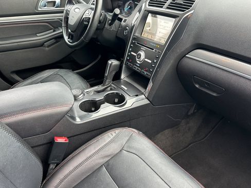 Used 2017 Ford Explorer Sport image 20